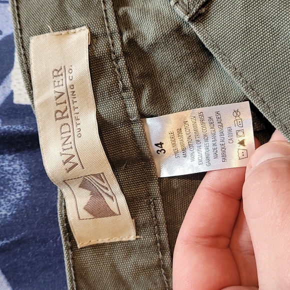 WindRiver outfitting Shorts with a ton of Pockets - Picture 4 of 6